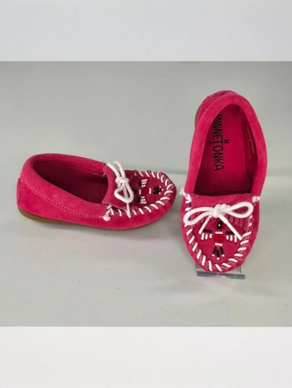 Minnetonka Toddler Girls Suede Moccasins Thunderbird Beaded Size 8 Like New
